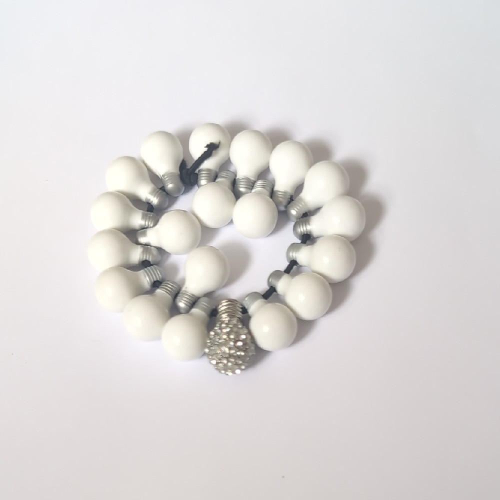 Elegant White and Silver Beaded Bracelet with Charm‎